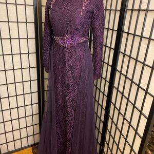 Elegant Purple Dress with No Collar